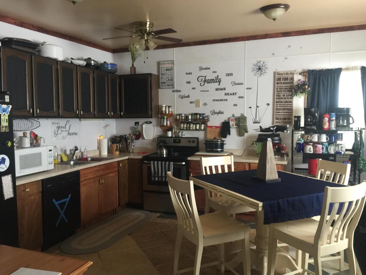 The Runway House Bed & Breakfast Cantwell Ngoại thất bức ảnh